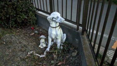 犬の置物
